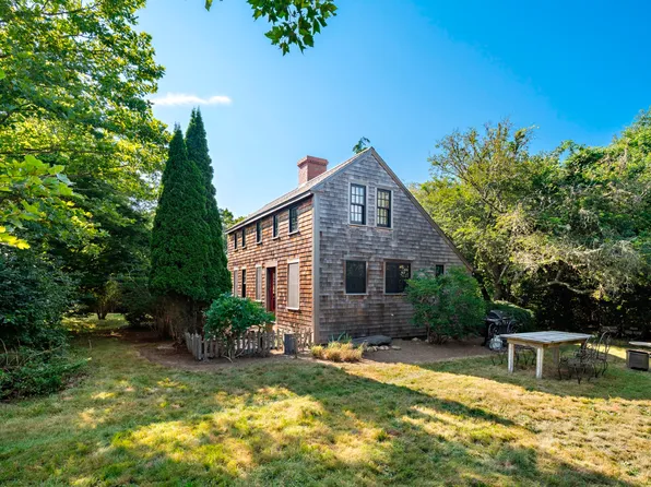 4 Elias Ln, West Tisbury, MA 02575