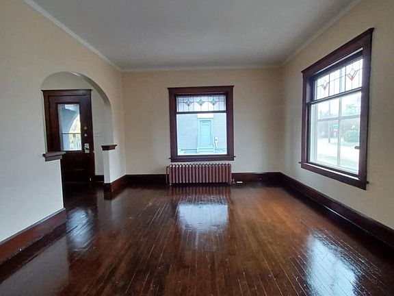 4th image of 1034 Spafford Ave