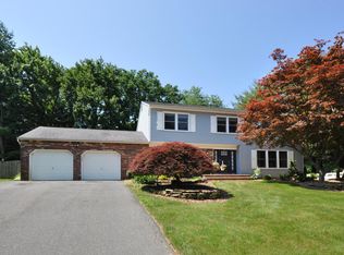 2 Gibson Ct, Marlboro, NJ 07746