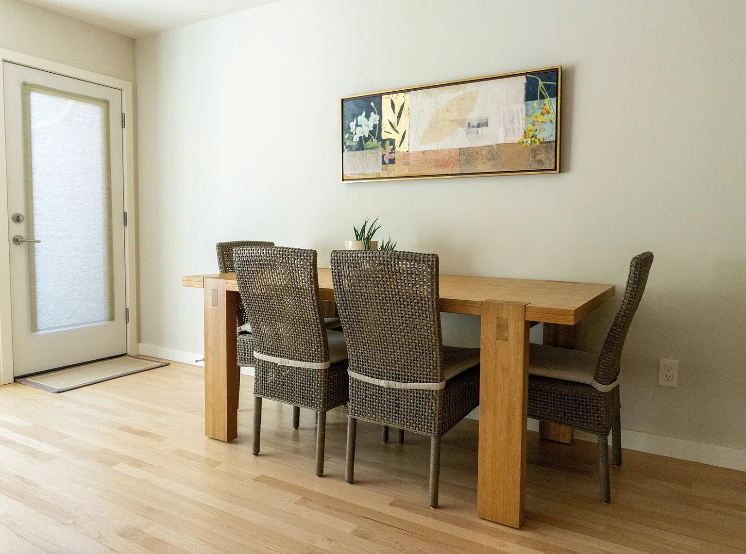 3 bed, 2.5 bath, 2000 sqft, $4,200 — Photo 4