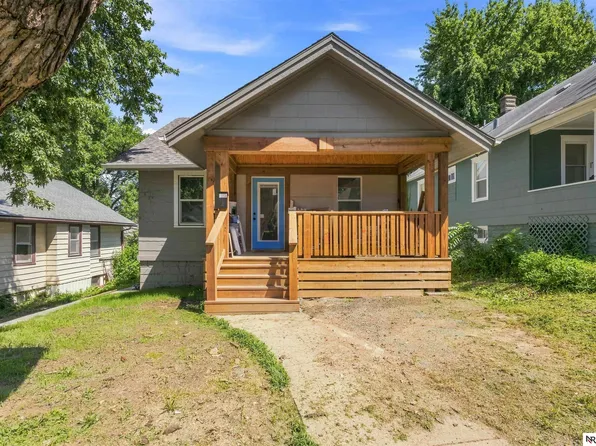 6329 N 33rd Ave, Omaha, NE 68111
