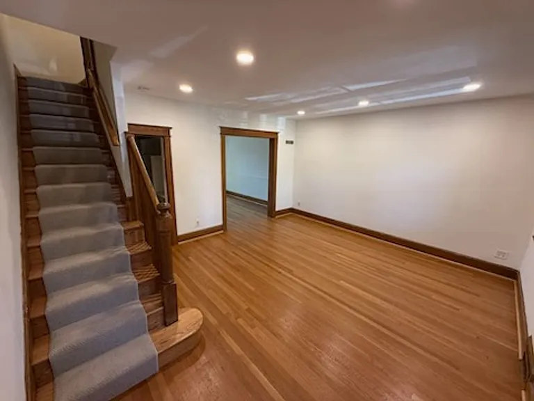 2423 39th Pl NW — Photo 7