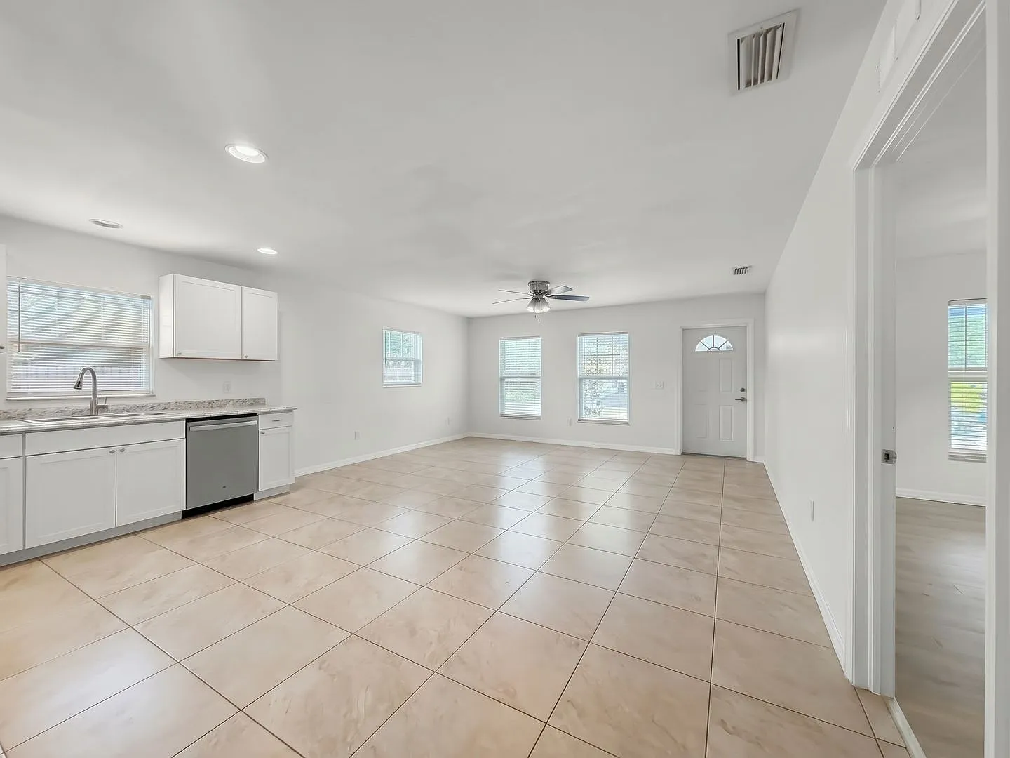 Newly Renovated Home with Private Fenced Yard & Garage - 3bed|2bath — Photo 4