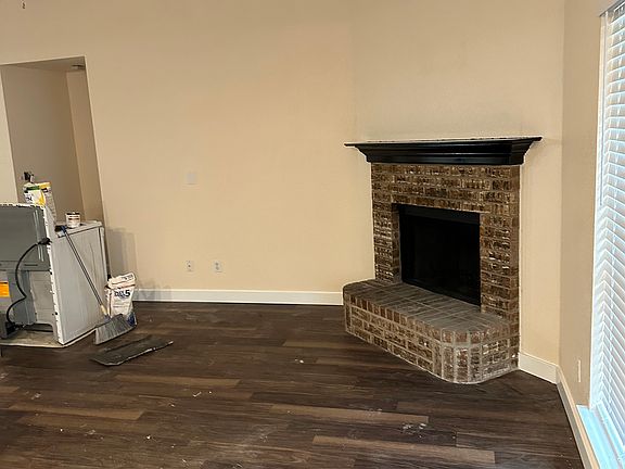 2nd image of 300 Kingfisher Ln