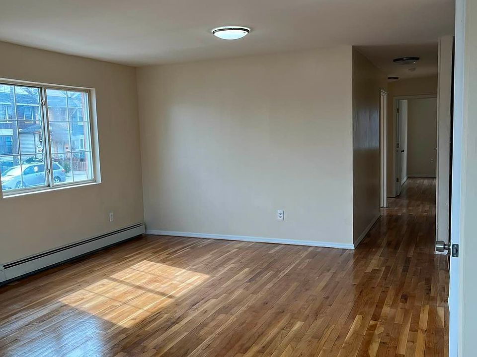 2nd image of 451 Evergreen Ave #1