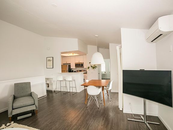 5th image of 4571 Bancroft St