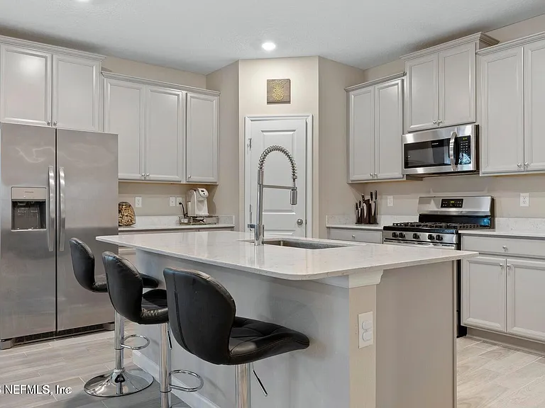 1780 Amberly Dr — Photo 13