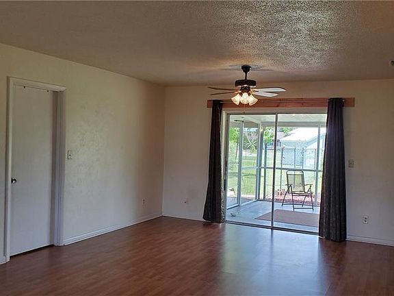 3rd image of 1540 Medford Pl