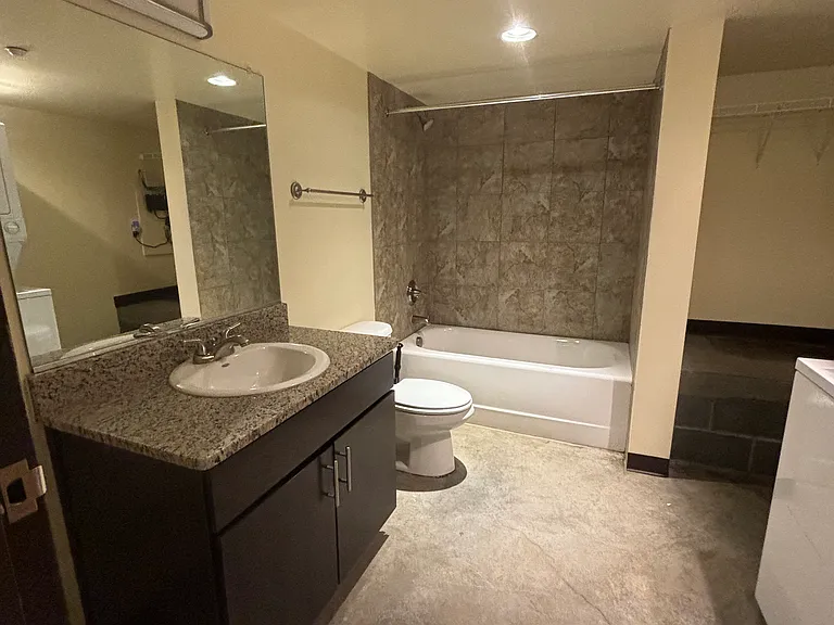 Apartment 33