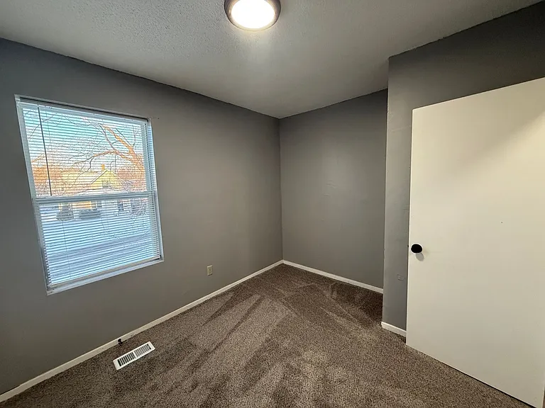 2110 Lyndale Ave N — Photo 23