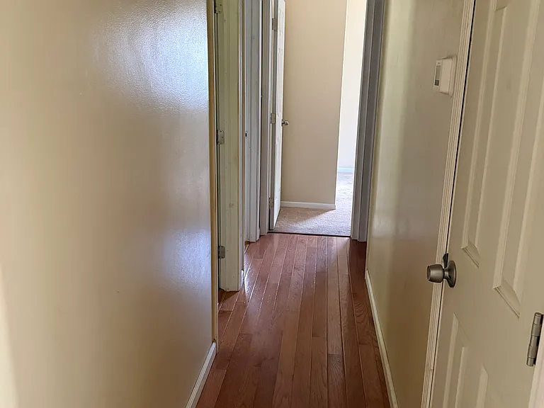 318 Belvue Dr — Photo 3