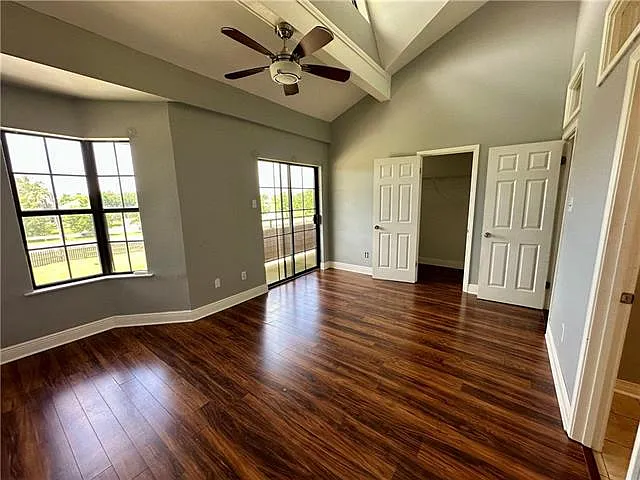 13 Lake Breeze Dr — Photo 20