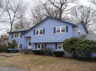 38 Gloversbrook Rd, Randolph, MA 02368