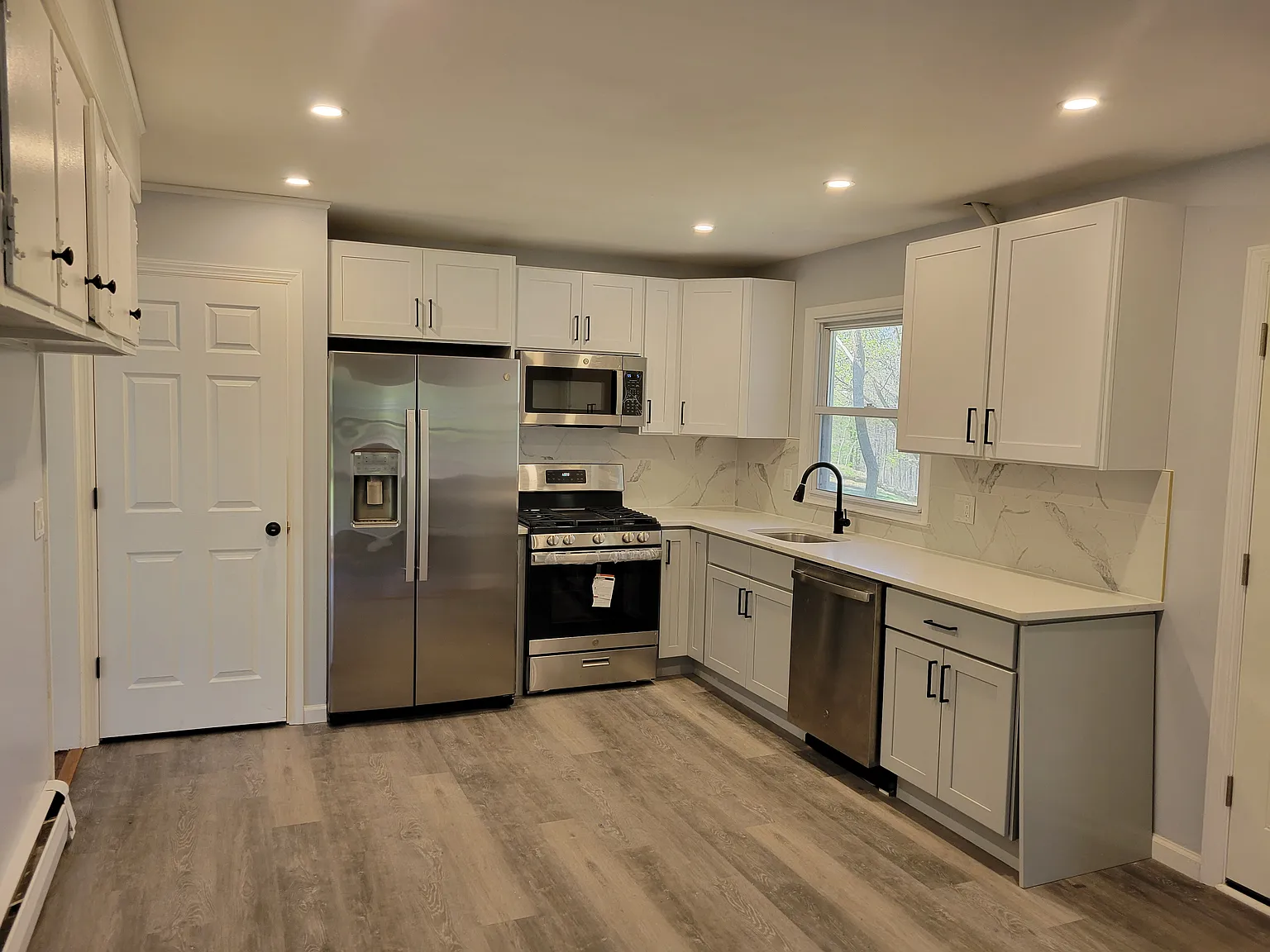 3 bed, 1757 sqft, $3,500 — Photo 2