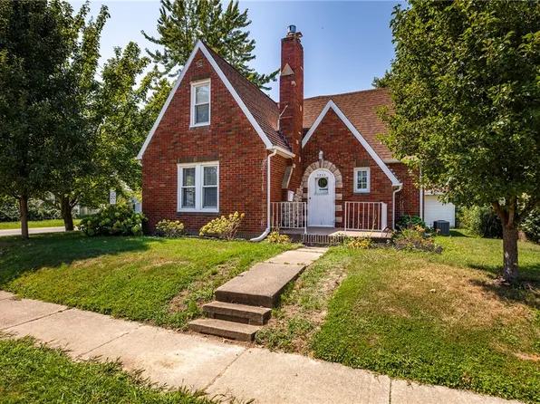 1211 S 4th St, Effingham, IL 62401