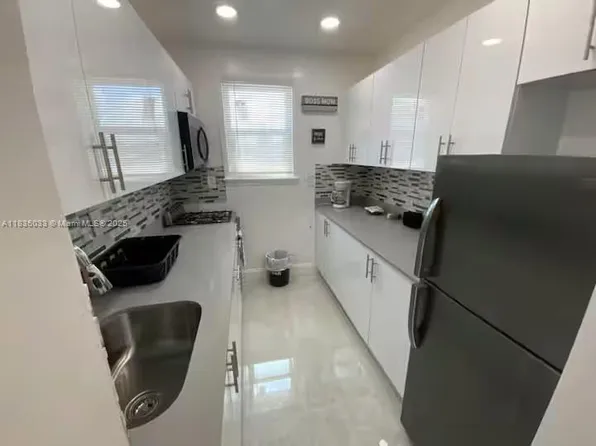 324 Van Buren St, Hollywood, FL 33019