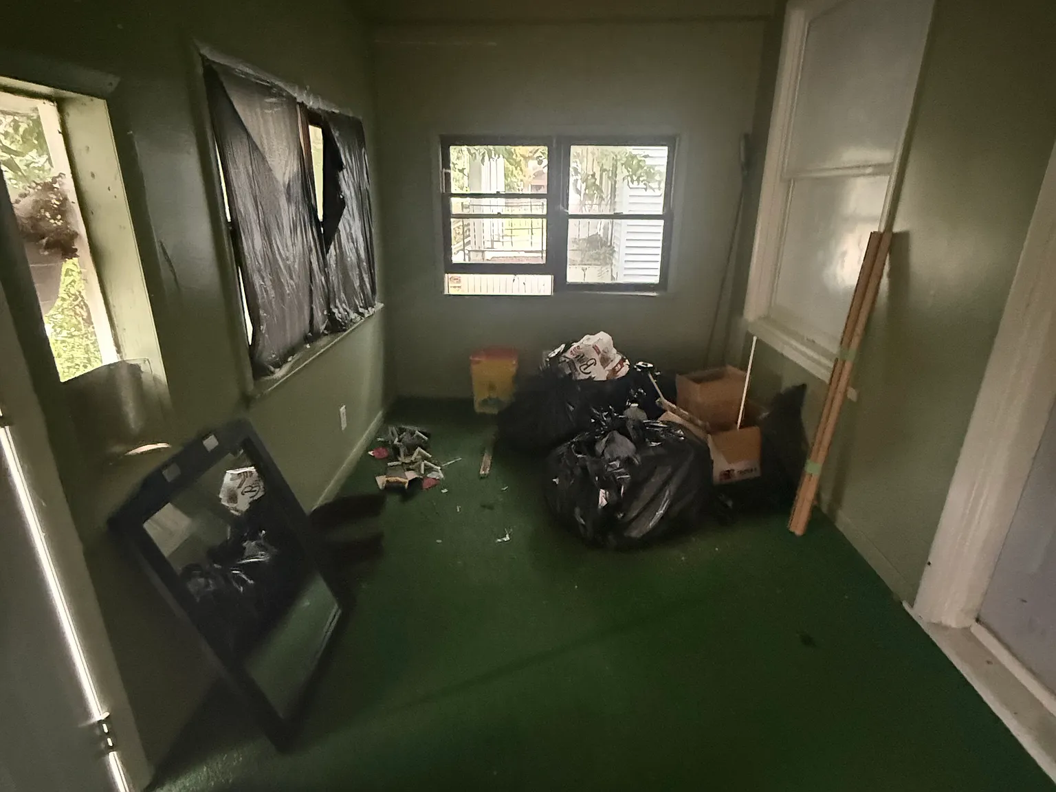 3 bed, $1,100 — Photo 3