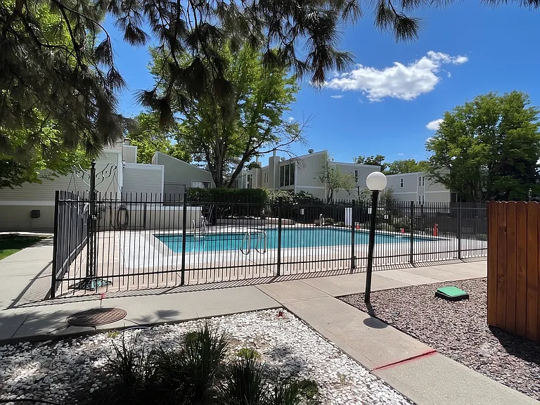 1050 S Monaco Pkwy #91 — Photo 24