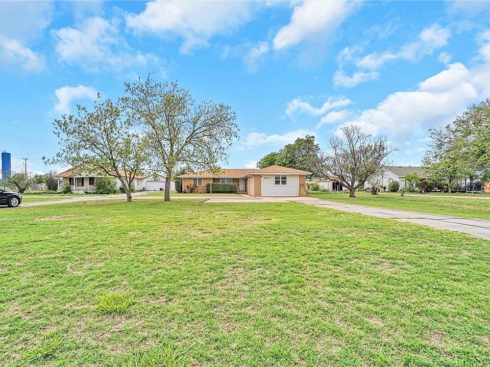 208 K St, Olustee, OK 73560 MLS 1059898 Zillow