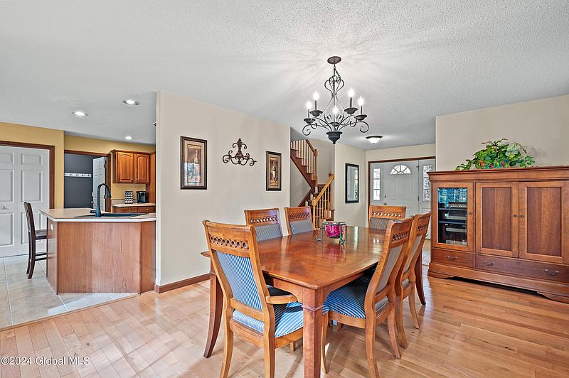 5th image of 38 Milton Heights Boulevard
