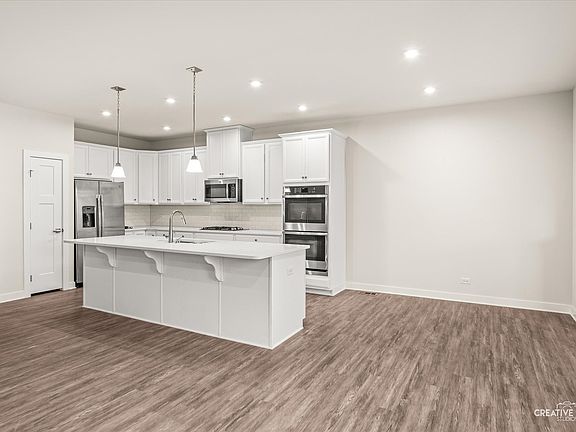 4th image of 1869 Glenlake Ct