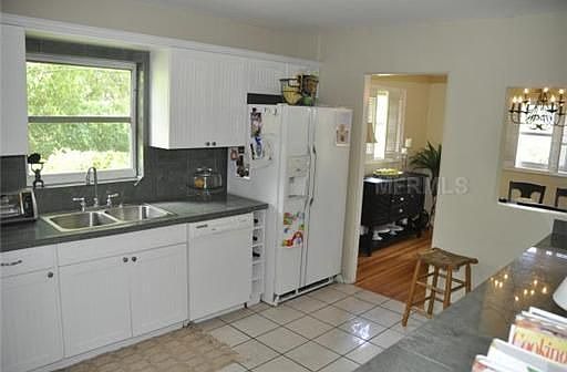 4th image of 410 S Lois Ave