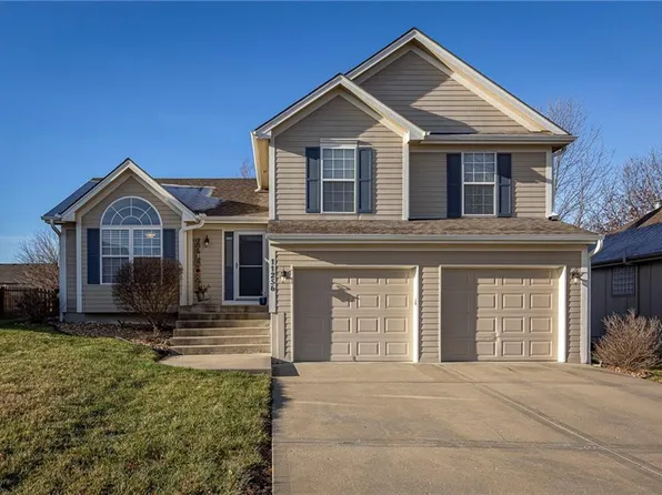 11256 N Summit St, Kansas City, MO 64155