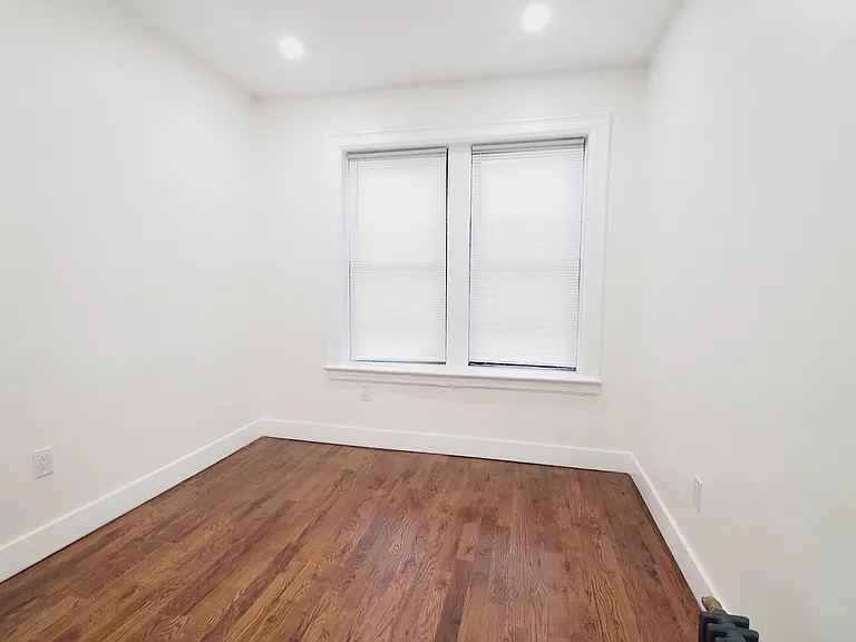 381 Danforth Ave #6 — Photo 2
