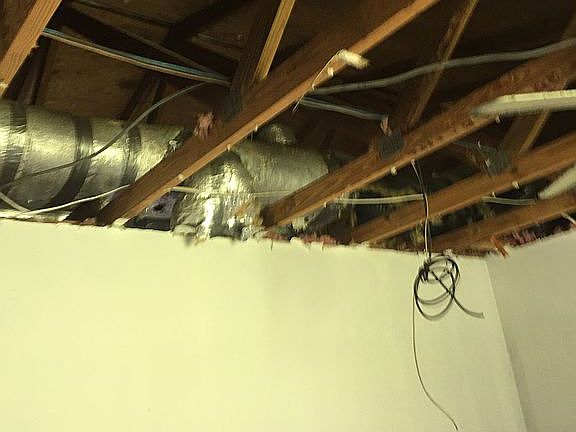 3rd image of 6912 Kenwood Dr