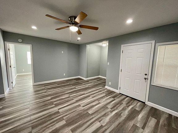 4th image of 222 Cypress Ave #115