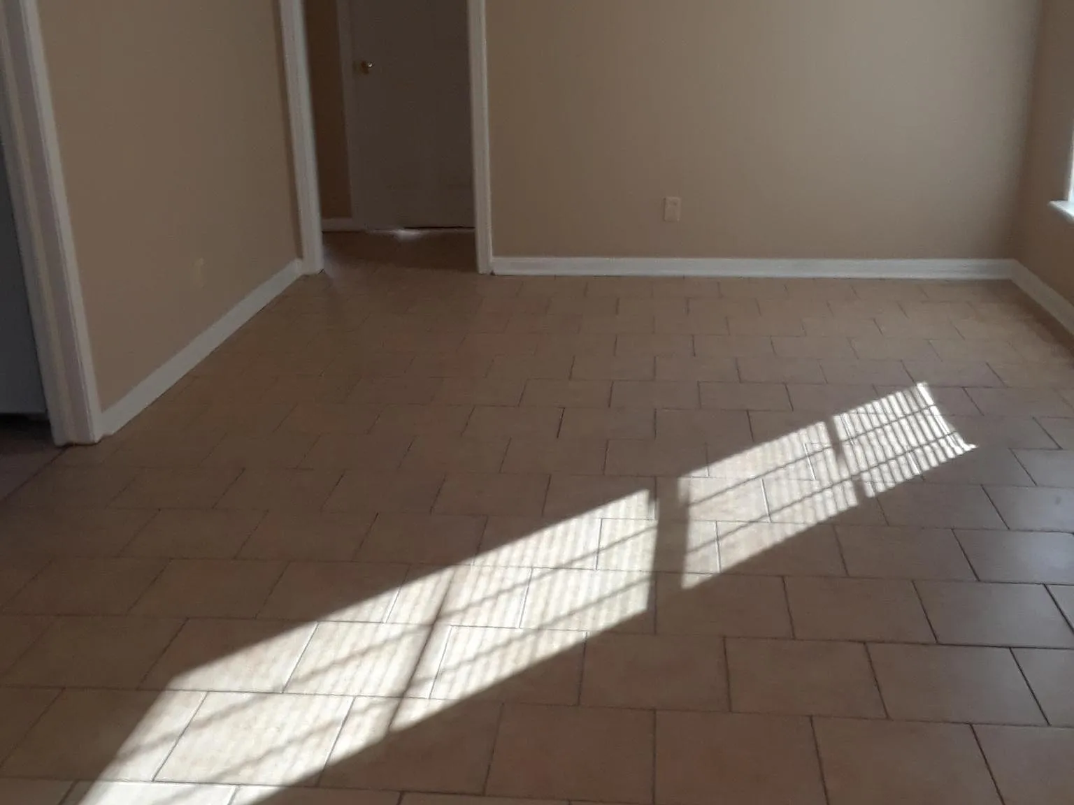 1603 Duncan Ave — Photo 3