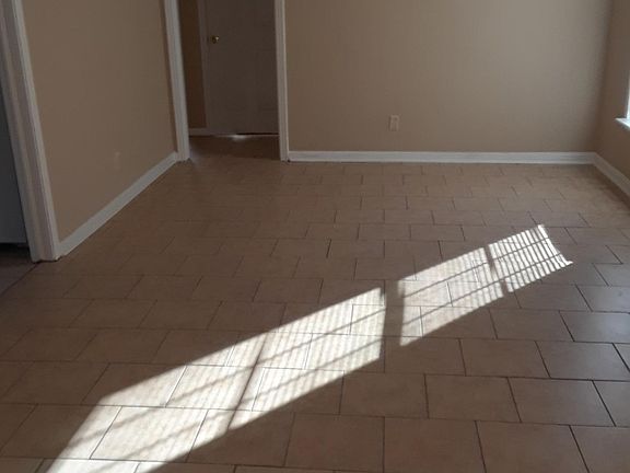 3rd image of 1603 Duncan Ave #1603