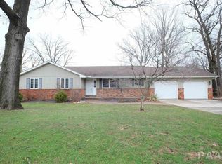 1196 N Olde Farm Rd, East Peoria, IL 61611