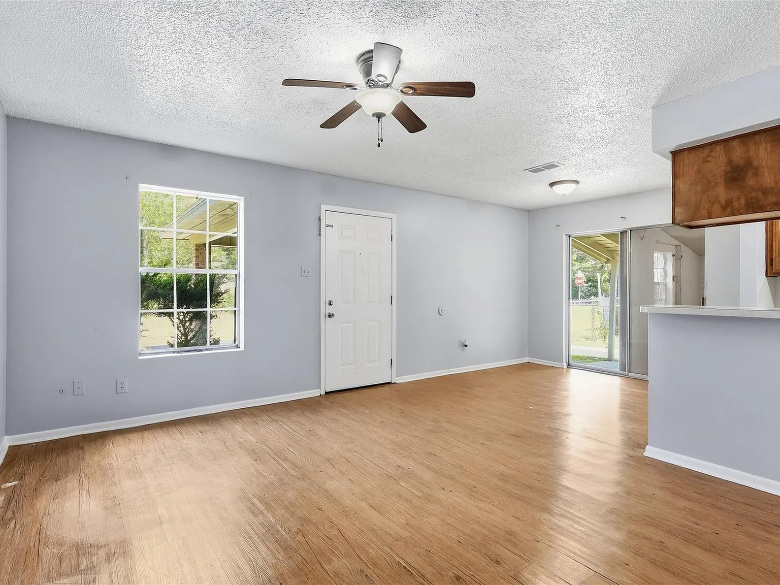 2 bed, 1.0 bath, 1716 sqft, $1,400 — Photo 4