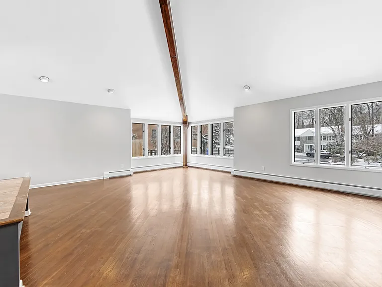 Living Room w soaring ceilings