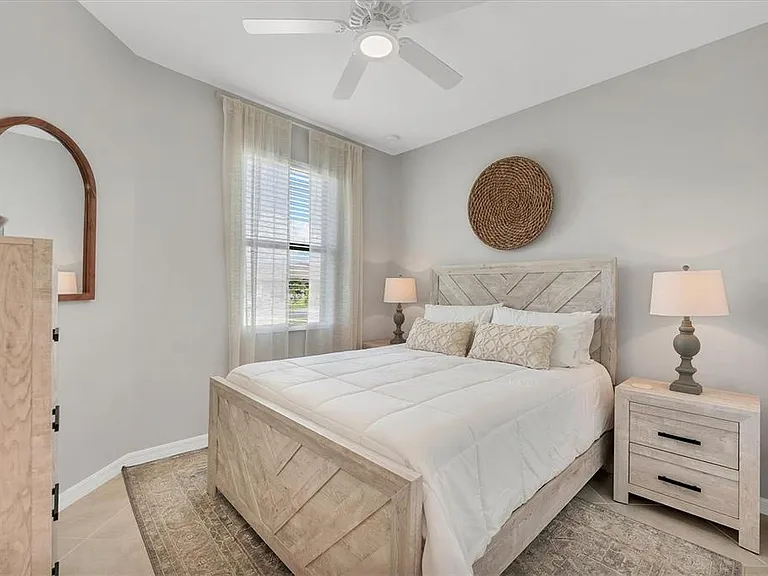 2049 Bonito Way — Photo 32