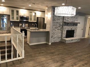 2215 Sandstone Rd, Lincoln, NE 68512