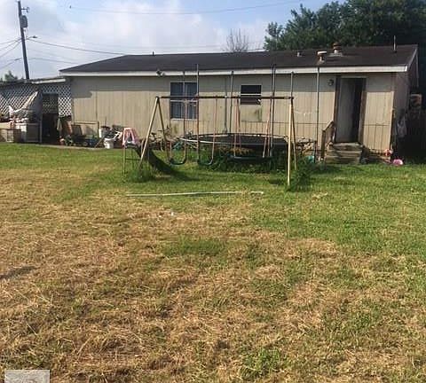 5th image of 122 Helen Ln
