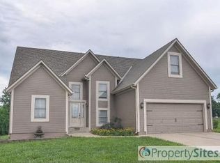 25219 S Helt Rd, Peculiar, MO 64078