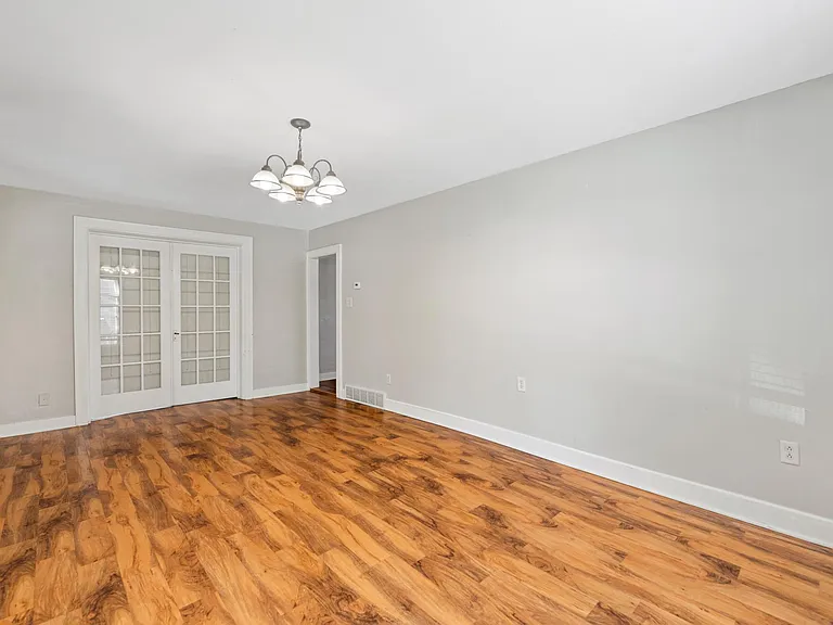 102 E Academy Ave — Photo 10