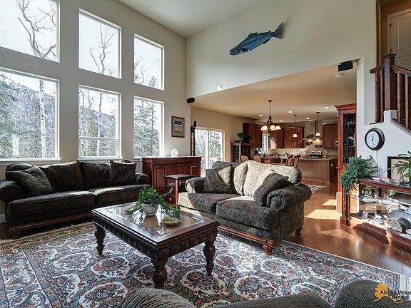 3rd image of 17696 Yellowstone Dr