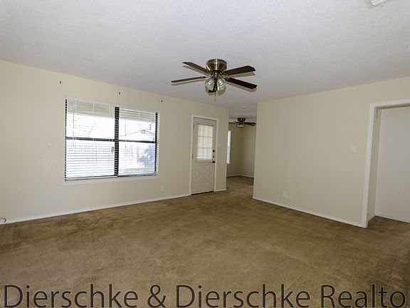 3rd image of 1360 Fox Hollow St
