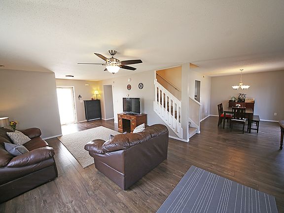 5th image of 1530 W Shamrock Ct