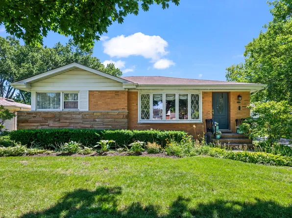 705 N Drury Ln, Arlington Heights, IL 60004