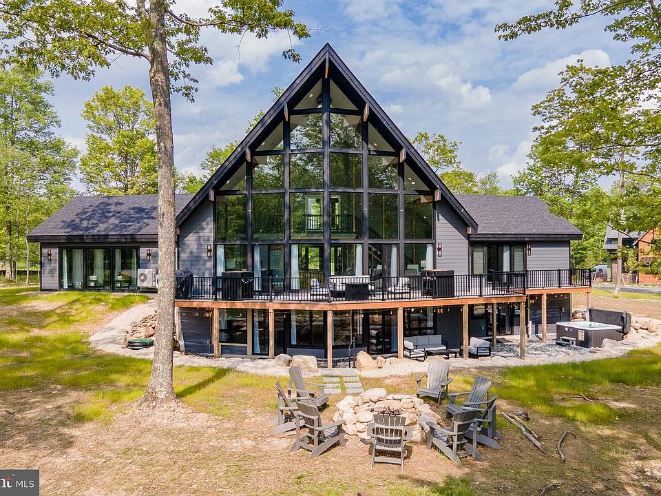 1st image of 16 Grand Estates Dr