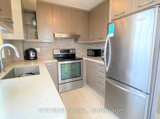 310 Red Maple Rd #704, Richmond Hill, ON L4C 0T7