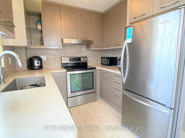 310 Red Maple Rd, Richmond Hill, ON