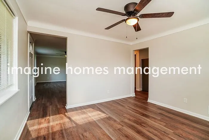 12400 Adams Dr — Photo 3