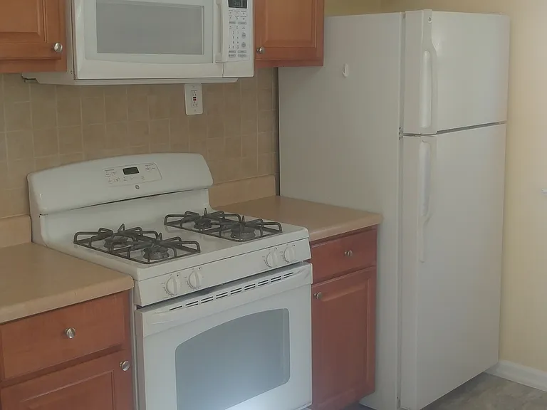 9946 Carlyle Ave — Photo 3