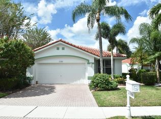 1180 E Bel Aire Dr E, Pembroke Pines, FL 33027